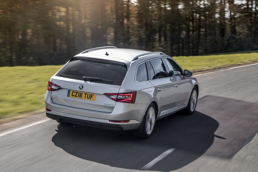  Skoda Superb Combi Amoured 2018 года  (UK) (фото 2 из 4)